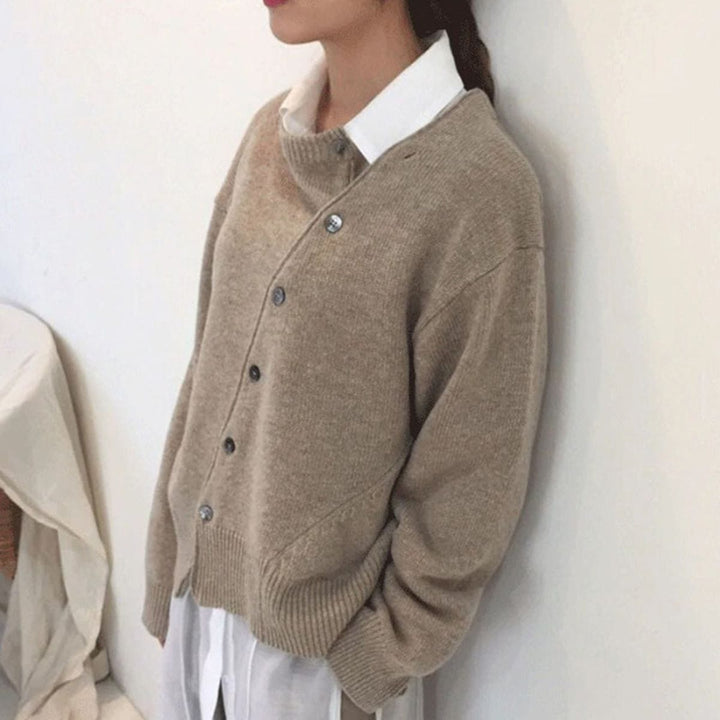 Comfortable Cardigan Sweater for Women with Crew Neck Long Sleeve Asymmetric Button Oversized Knit Style