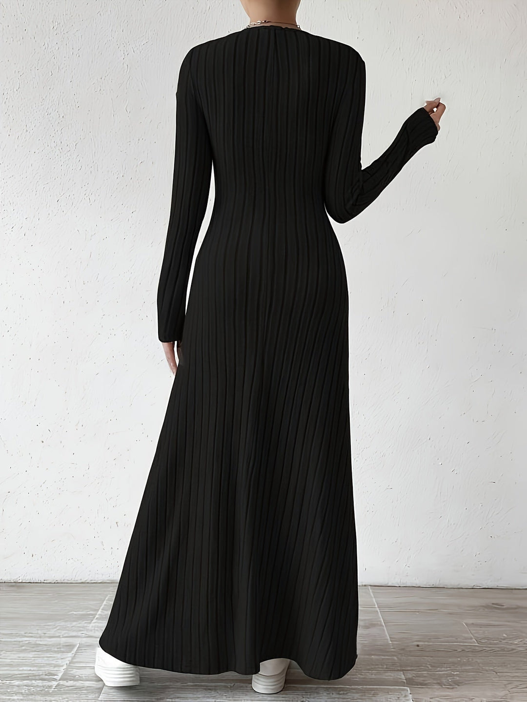 Elegant Ribbed Knit Maxi Dress for Women with V Neck Long Sleeve Fitted Flowing Style